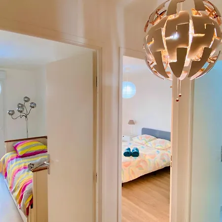 Apartament Bright Spacious Near Paris Metro 4 *