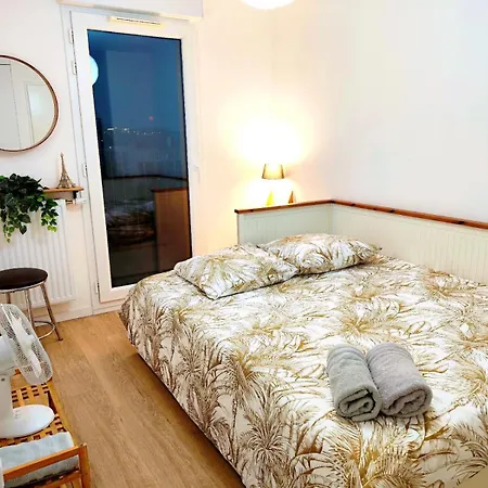 Apartament Bright Spacious Near Paris Metro 4 *