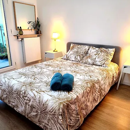 Bright Spacious Near Paris Metro 4