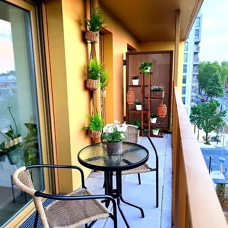 Bright Spacious Near Paris Metro 4 *