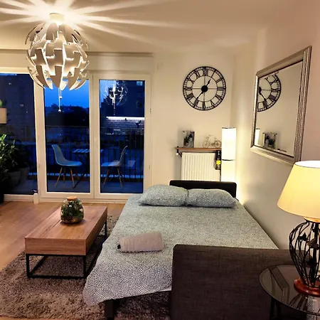 Bright Spacious Near Paris Metro 4 Apartament *